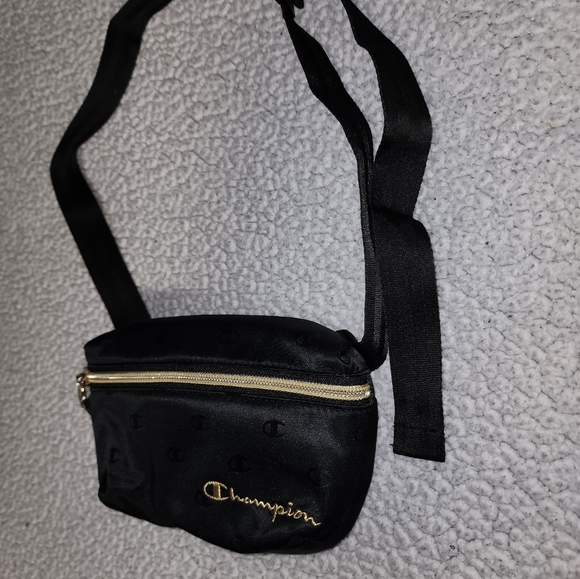 Like New Champion Gold And Black , Fanny Pack , Or Crossbody Bag - Picture 3 of 10